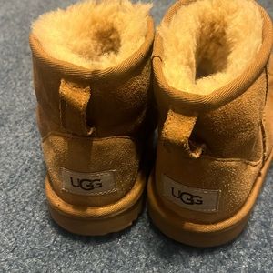 Uggs ankle chestnut girls